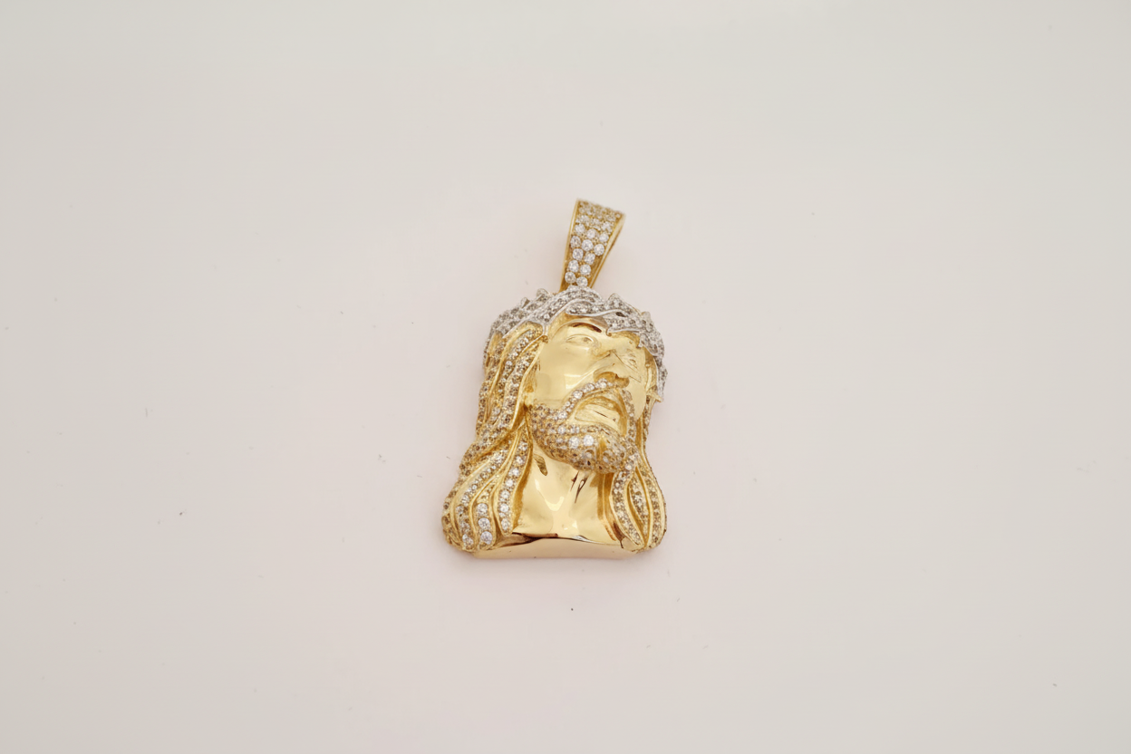 18K CRIST PENDANT